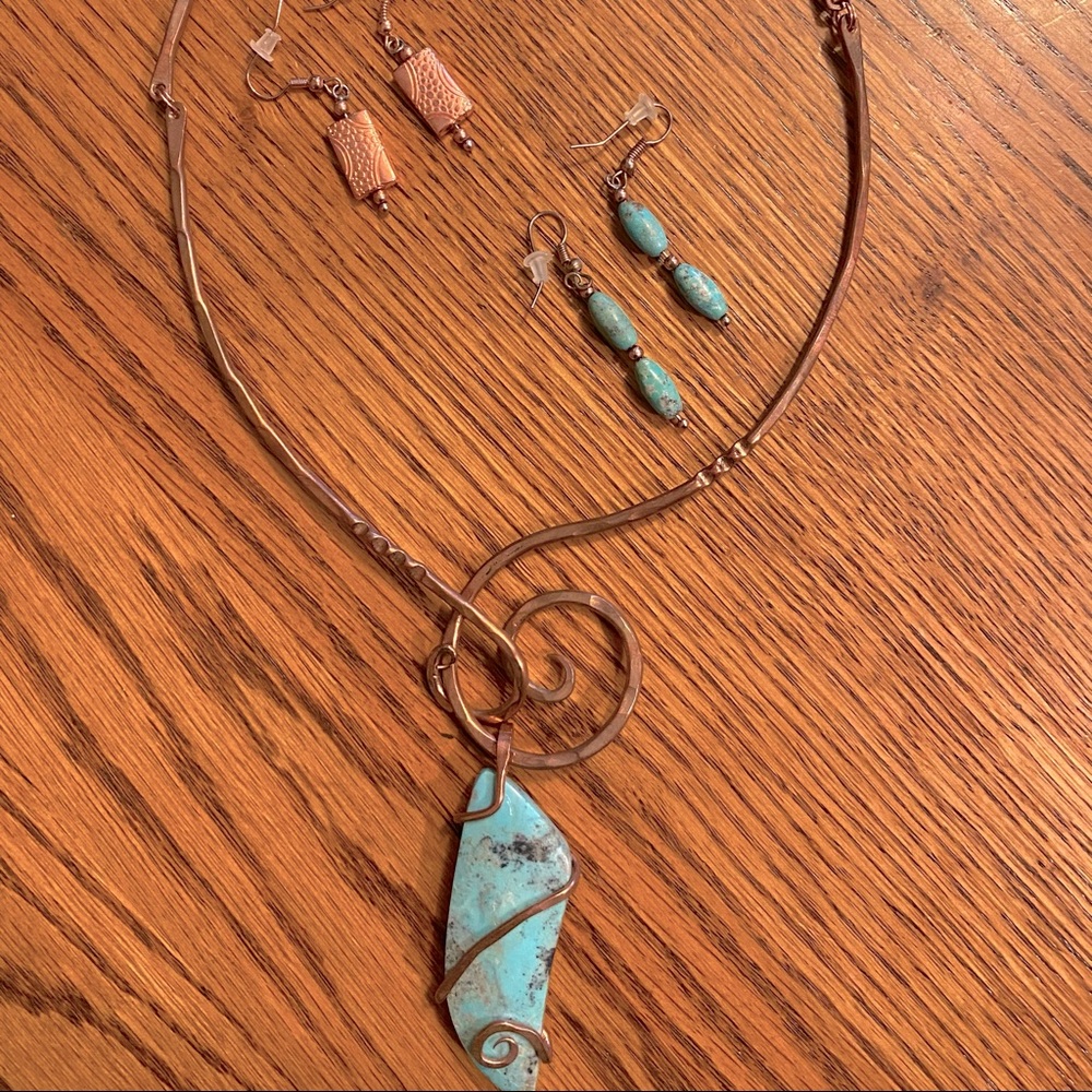 Cooper necklace w/turquoise stones and earrings